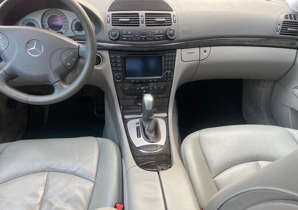 Mercedes-Benz Klasa E cena 38900 przebieg: 260000, rok produkcji 2003 z Lubaczów małe 254